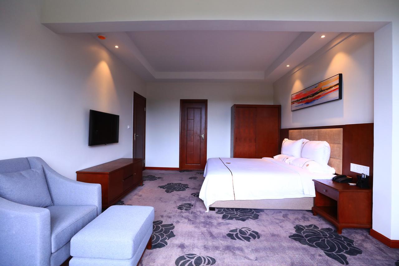 Tf Seaside Hotel Garapan Luaran gambar