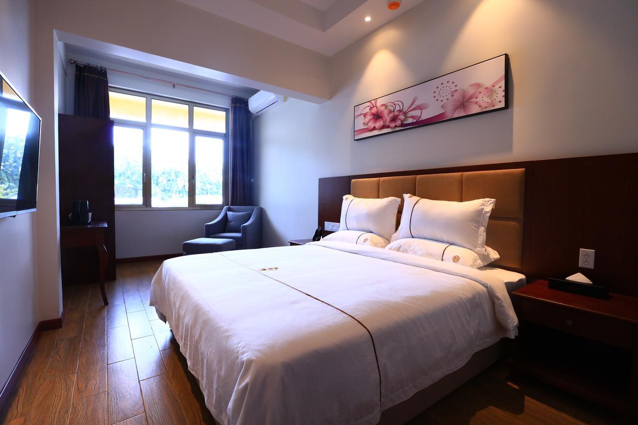Tf Seaside Hotel Garapan Luaran gambar