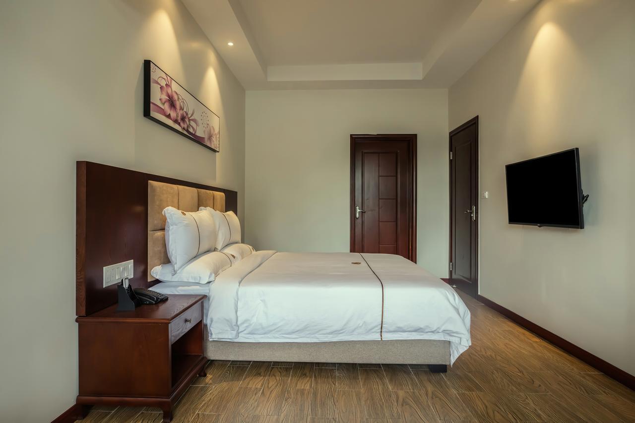 Tf Seaside Hotel Garapan Luaran gambar