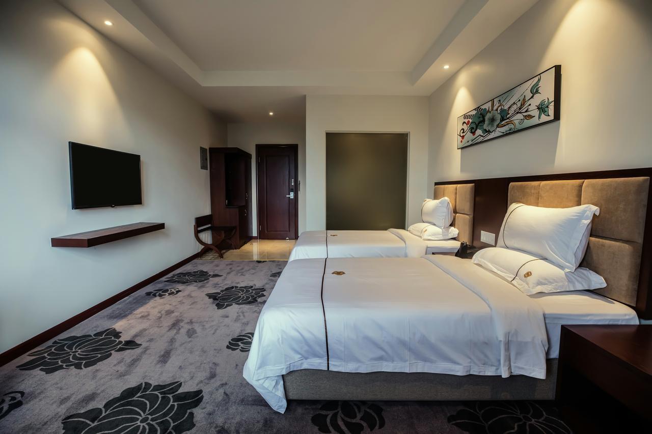 Tf Seaside Hotel Garapan Luaran gambar